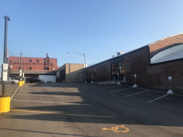 The Block: 1009 SW WASHINGTON STREET, Peoria, IL 61602